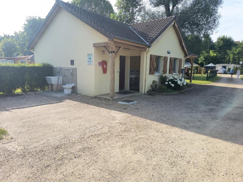 CAMPING SAINT-PAUL - Sanitaire 1